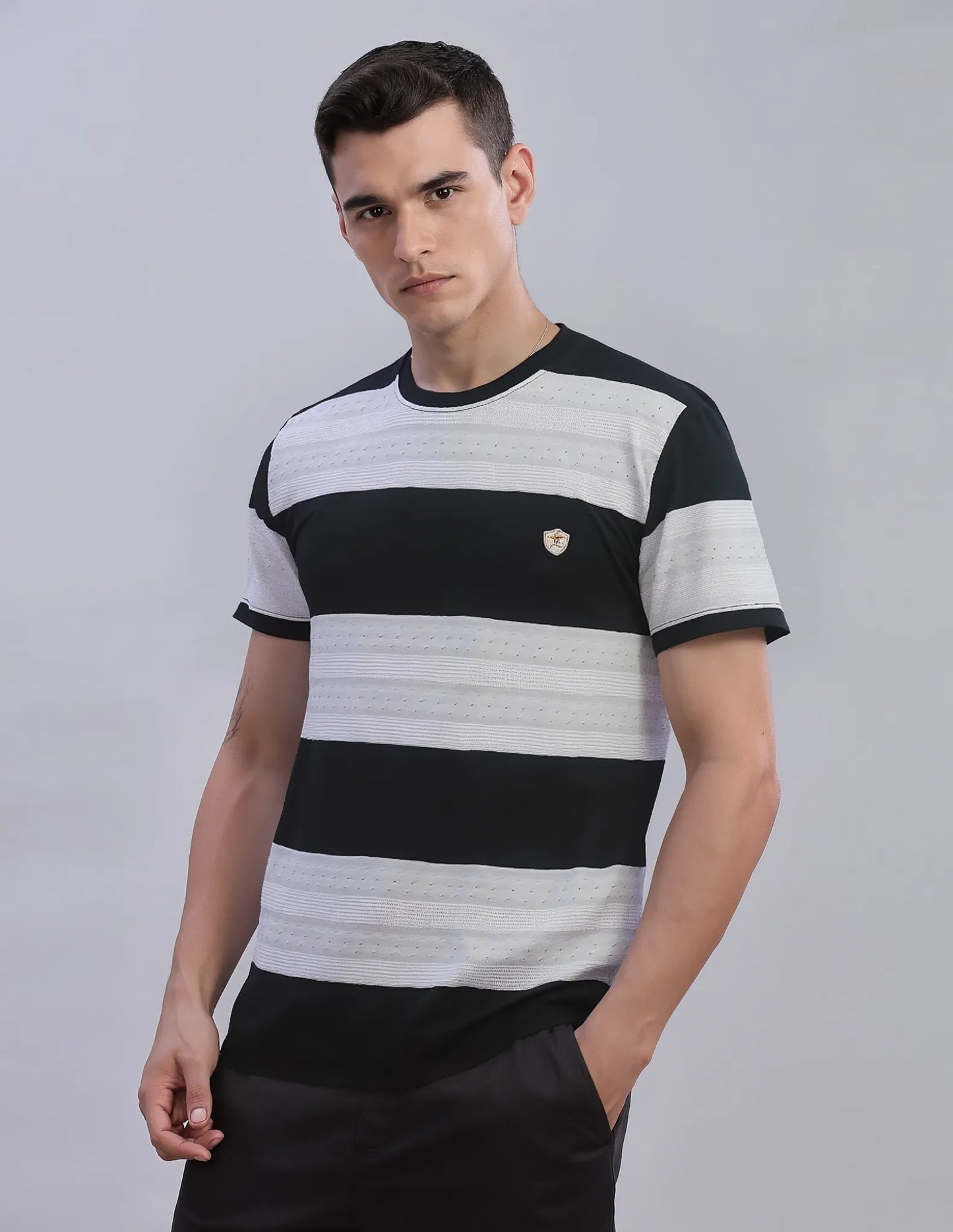 Men’s Jacquard Knit Striped Round Neck T-Shirt – Black & White
